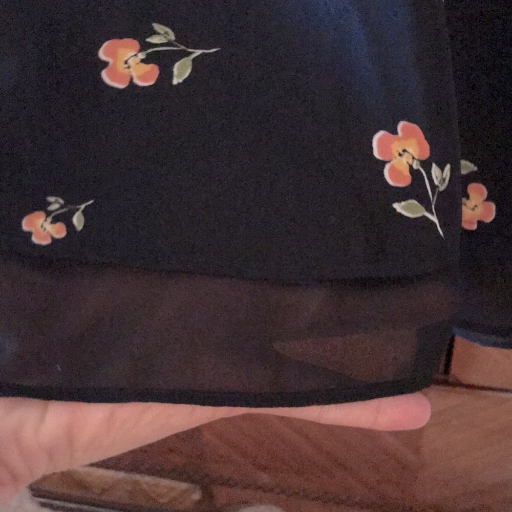 Blouse with ruffled sleeves and lace detail - Picture 5 of 6